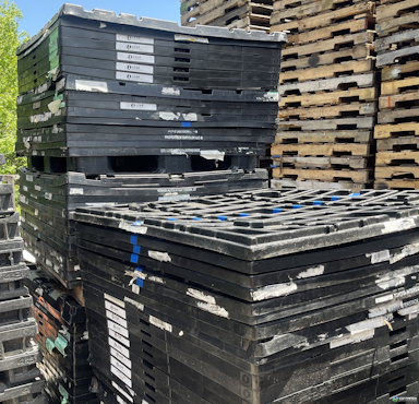 Plastic Pallets For Sale: Used Orbis 48x45x5.75 Nestable Plastic Pallets In Alabama - image  2