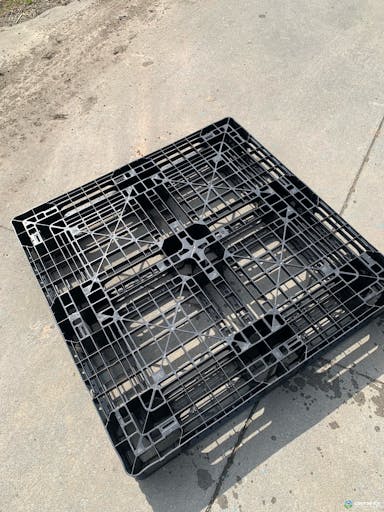 Plastic Pallets For Sale: Used 43x43x4-5 Plastic Pallets Georgia In Georgia - image  2