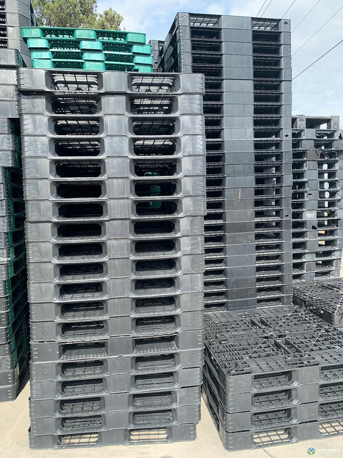 Plastic Pallets For Sale: Used 43x43x4-5 Plastic Pallets Georgia In Georgia - image  3