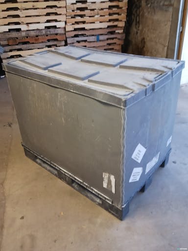 Pallet Containers For Sale: Used 47x31.5x38.25 Collapsible Sleeve Packs In Kentucky - image  1