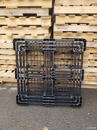 Plastic Pallets For Sale: Used 48x40x5 Stackable Plastic Pallets Quebec In Quebec - image  2