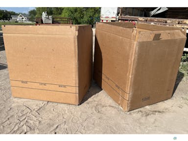 Gaylord Boxes For Sale: Used 44x36x39.5 3 Wall Rectangular Gaylord Box with locking lid Texas In Texas - image  3
