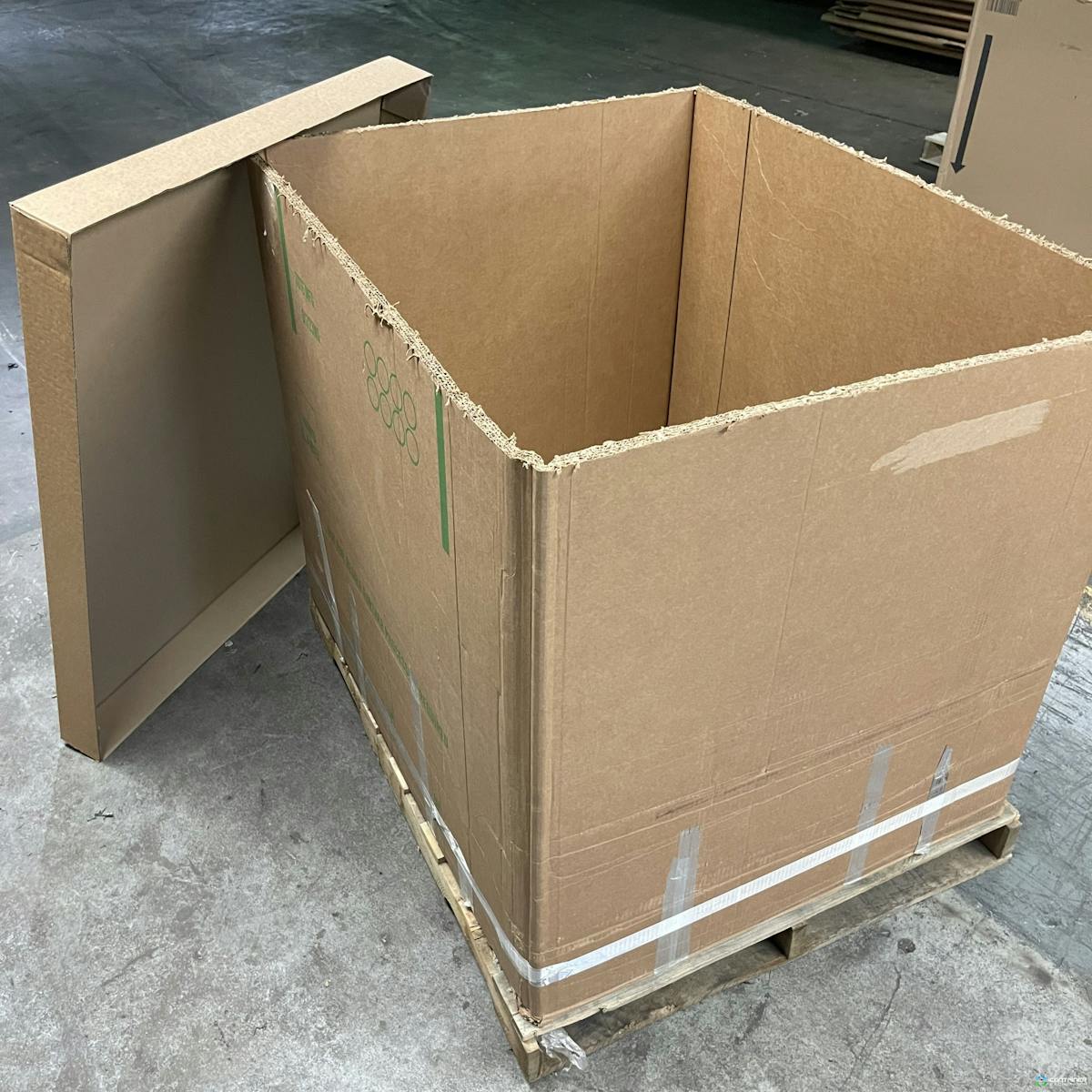 Gaylord Boxes For Sale: CLEARANCED - Used 48x40x41 HPT STYLE Four Wall Full Bottom Rectangular Gaylord Box With Cover - Illinois In Illinois - image  2