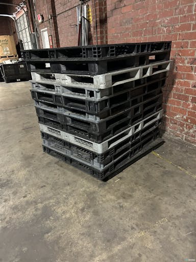 Plastic Pallets For Sale: Used 56x44x4.5 Plastic Pallets South Carolina In South Carolina - image  2