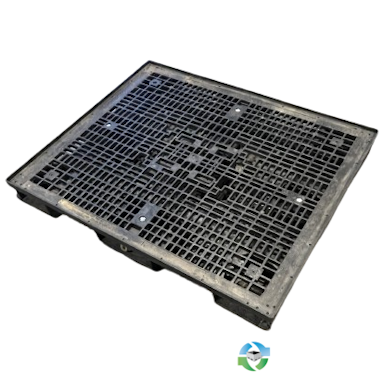 Plastic Pallets For Sale: Refurbished 48x57x5 Heavy Duty HDPE Stackable Plastic Pallets Ontario In Ontario - image  1
