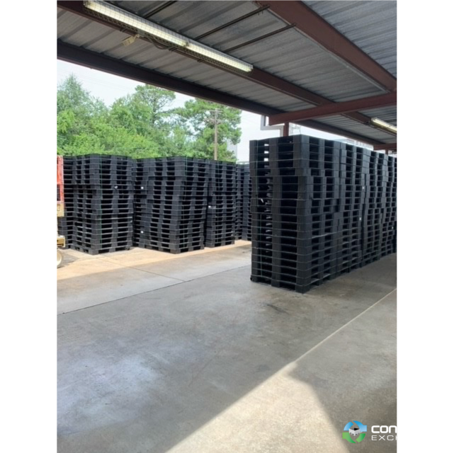 Plastic Pallets For Sale: Used 48x40x4.72 Stackable Light Duty Plastic Pallets Texas In Texas - image  2