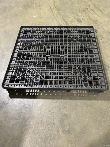 Plastic Pallets For Sale: Used 48x45x5 Heavy Duty Stackable Nestable Plastic Pallets South Carolina In South Carolina - image 3 Plastic Pallets For Sale: Used 48x45x5 Heavy Duty Stackable Nestable Plastic Pallets South Carolina In South Carolina - image 3