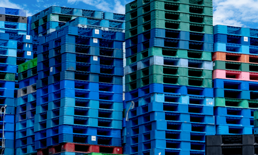 How Much Weight Can a Plastic Pallet Hold? Load Capacity Explained How Much Weight Can a Plastic Pallet Hold? Load Capacity Explained