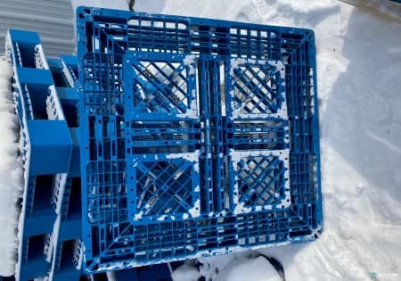 Plastic Pallets For Sale: Used 43x43x6 Plastic Pallets In Ohio - image 1 Plastic Pallets For Sale: Used 43x43x6 Plastic Pallets In Ohio - image 1