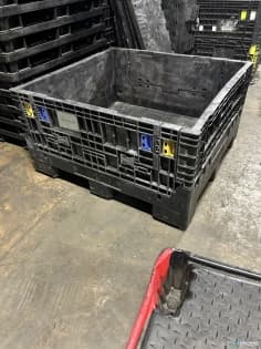 Pallet Containers For Sale: Used 45x48x25 Collapsible Bulk Containers w. Drop Doors South Carolina In South Carolina - image 2 Pallet Containers For Sale: Used 45x48x25 Collapsible Bulk Containers w. Drop Doors South Carolina In South Carolina - image 2