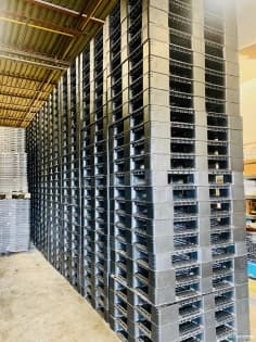 Plastic Pallets For Sale: One Time Used 40x48x5.5 Heavy Duty Stackable Plastic Pallets Ontario In Ontario - image 1 Plastic Pallets For Sale: One Time Used 40x48x5.5 Heavy Duty Stackable Plastic Pallets Ontario In Ontario - image 1