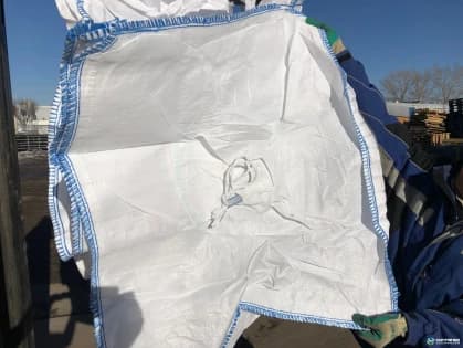 Bulk Bags - FIBC For Sale: New 38x44x60 Vented Bulk Bag Duffle Top Spout Bottom SWL: 2204 Lbs Alberta In Alberta - image 3 Bulk Bags - FIBC For Sale: New 38x44x60 Vented Bulk Bag Duffle Top Spout Bottom SWL: 2204 Lbs Alberta In Alberta - image 3