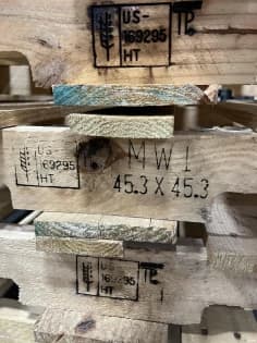Wood Pallets For Sale: Grade A Reconditioned 45x45 4-way Heat Treated Utah In Utah - image 1 Wood Pallets For Sale: Grade A Reconditioned 45x45 4-way Heat Treated Utah In Utah - image 1