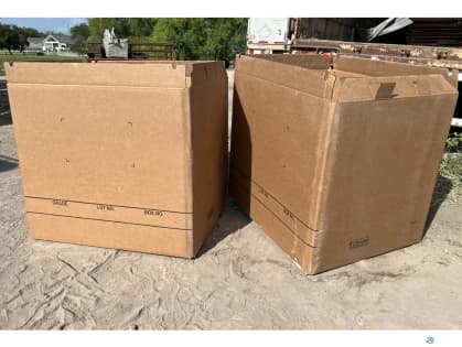 Gaylord Boxes For Sale: Used 44x36x39.5 3 Wall Rectangular Gaylord Box with locking lid Texas In Texas - image 3 Gaylord Boxes For Sale: Used 44x36x39.5 3 Wall Rectangular Gaylord Box with locking lid Texas In Texas - image 3