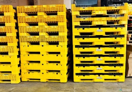 Pallet Containers For Sale: Used 45x48x25 Collapsible Bulk Containers with Drop Doors Mix Colors Ontario In Ontario - image 2 Pallet Containers For Sale: Used 45x48x25 Collapsible Bulk Containers with Drop Doors Mix Colors Ontario In Ontario - image 2