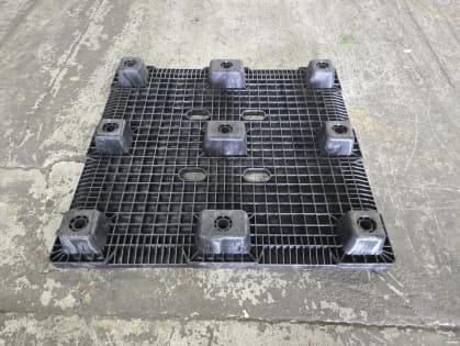 Plastic Pallets For Sale: Used 45x48x4 9 Leg Nesting Plastic Pallets Ohio In Ohio - image 2 Plastic Pallets For Sale: Used 45x48x4 9 Leg Nesting Plastic Pallets Ohio In Ohio - image 2