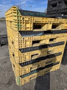 Pallet Containers For Sale: Refurbished 57x48x34 Buckhorn Collapsible Bulk Containers with 2 Drops Ohio In Ohio - image 3 Pallet Containers For Sale: Refurbished 57x48x34 Buckhorn Collapsible Bulk Containers with 2 Drops Ohio In Ohio - image 3