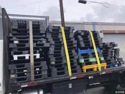 Plastic Pallets For Sale: Used 48x40x4.5 Stackable Plastic Pallets California In California - image 3 Plastic Pallets For Sale: Used 48x40x4.5 Stackable Plastic Pallets California In California - image 3