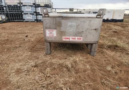 IBC Totes For Sale: Used 120 Gallon Stainless Steel IBC Totes Texas In Texas - image 4 IBC Totes For Sale: Used 120 Gallon Stainless Steel IBC Totes Texas In Texas - image 4