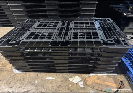 Plastic Pallets For Sale: Used 46.5 x 45 x 4.75 Plastic Pallets Kentucky In Kentucky - image 2 Plastic Pallets For Sale: Used 46.5 x 45 x 4.75 Plastic Pallets Kentucky In Kentucky - image 2