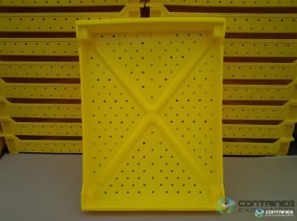 Food Totes & Trays For Sale: New 24x16x3 Vented Berry Tray Nestable and Stackable British Columbia In British Columbia - image 2 Food Totes & Trays For Sale: New 24x16x3 Vented Berry Tray Nestable and Stackable British Columbia In British Columbia - image 2