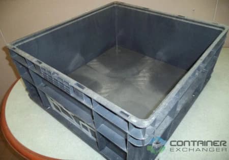 Stacking Totes For Sale: Used 24x22x7 Stacking Totes - Minimum Order 192 Pcs In Ontario - image 1 Stacking Totes For Sale: Used 24x22x7 Stacking Totes - Minimum Order 192 Pcs In Ontario - image 1