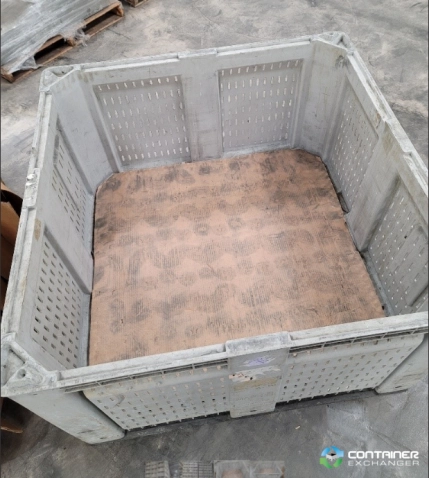 Pallet Containers For Sale: Used 48x48x28 Rigid Vented Bulk Containers In Wisconsin - image 3 Pallet Containers For Sale: Used 48x48x28 Rigid Vented Bulk Containers In Wisconsin - image 3
