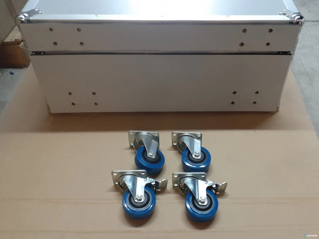 Wood Crates For Sale: New 43x31x13 Felt Lined Silver Cases with Wheels New York In New York - image 3 Wood Crates For Sale: New 43x31x13 Felt Lined Silver Cases with Wheels New York In New York - image 3