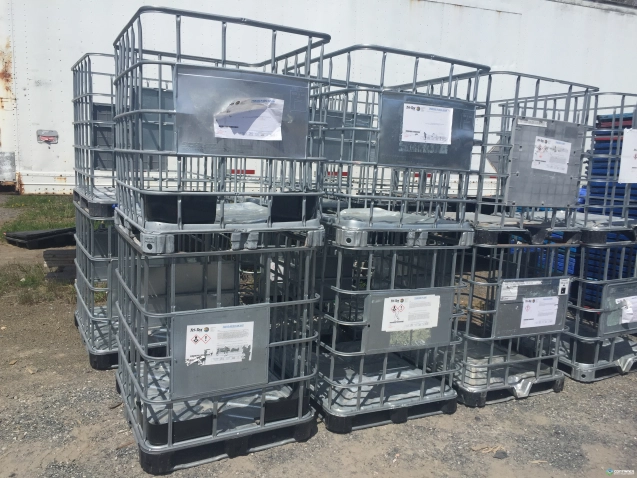 IBC Totes For Sale: Used 48x40x46 IBC Cage for 275 Gallon Totes Quebec In Quebec - image 2 IBC Totes For Sale: Used 48x40x46 IBC Cage for 275 Gallon Totes Quebec In Quebec - image 2