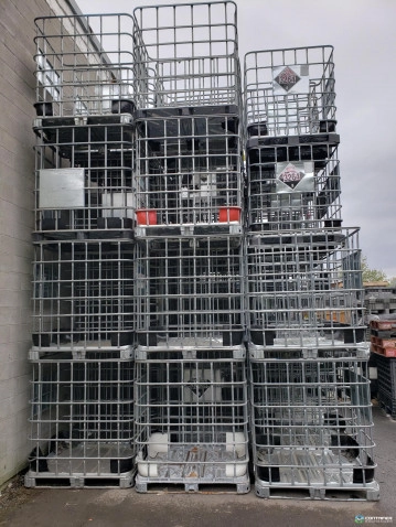 IBC Totes For Sale: Used 48x40x46 IBC Cage for 275 Gallon Totes Quebec In Quebec - image 3 IBC Totes For Sale: Used 48x40x46 IBC Cage for 275 Gallon Totes Quebec In Quebec - image 3