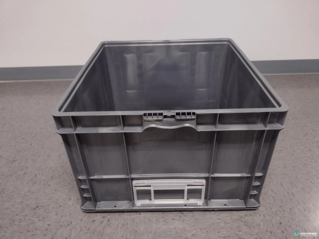 Stacking Totes For Sale: Used 24x22x14 Stacking totes In Mississippi - image 3 Stacking Totes For Sale: Used 24x22x14 Stacking totes In Mississippi - image 3