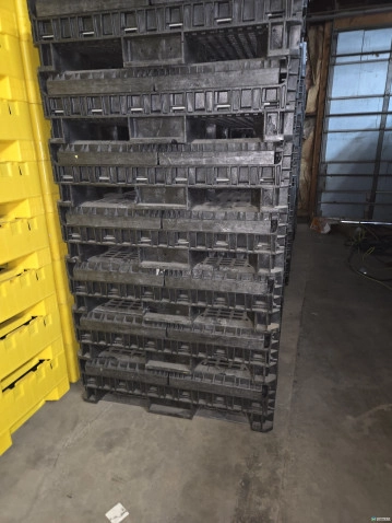 Pallet Containers For Sale: Refurbished 45x48x34 Collapsible Bulk Containers with 2 Drop Doors Mixed Colors In Ohio - image 3 Pallet Containers For Sale: Refurbished 45x48x34 Collapsible Bulk Containers with 2 Drop Doors Mixed Colors In Ohio - image 3