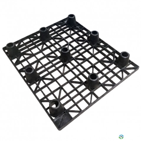 Plastic Pallets For Sale: Used 45x45x5 HPPE Nestable Plastic Pallets Ontario In Ontario - image 1 Plastic Pallets For Sale: Used 45x45x5 HPPE Nestable Plastic Pallets Ontario In Ontario - image 1