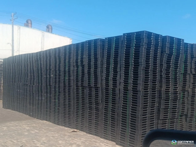 Plastic Pallets For Sale: Used 48x40x4.5 Stackable Plastic Pallets California In California - image 2 Plastic Pallets For Sale: Used 48x40x4.5 Stackable Plastic Pallets California In California - image 2