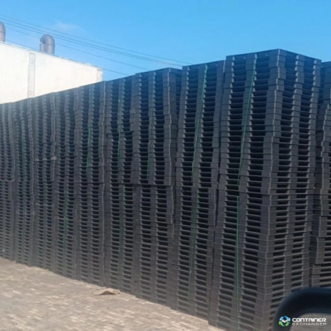 Plastic Pallets For Sale: Used 48x40x4.5 Stackable Plastic Pallets California In California - image 3 Plastic Pallets For Sale: Used 48x40x4.5 Stackable Plastic Pallets California In California - image 3