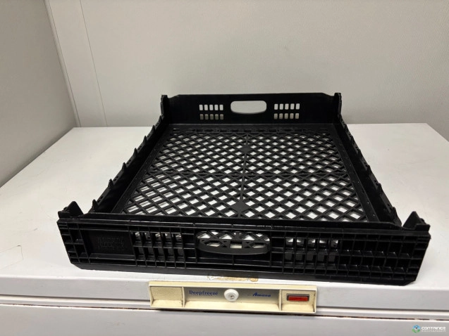 Food Totes & Trays For Sale: Used 26.75x10x4 Stackable Trays Wisconsin In Wisconsin - image 2 Food Totes & Trays For Sale: Used 26.75x10x4 Stackable Trays Wisconsin In Wisconsin - image 2