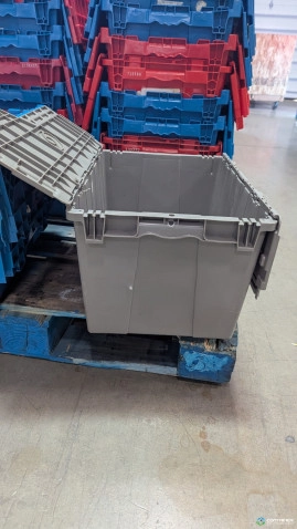 Stack & Nest Totes For Sale: Used 11x14x20.5 Handheld Totes Washington In Washington - image 3 Stack & Nest Totes For Sale: Used 11x14x20.5 Handheld Totes Washington In Washington - image 3