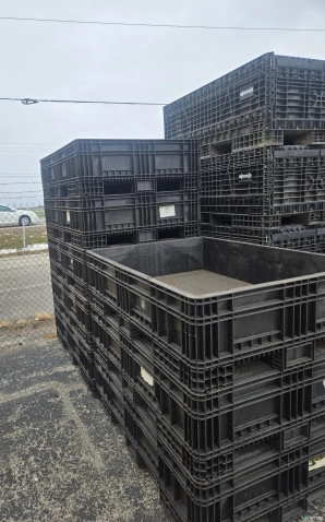 Pallet Containers For Sale: Used 64x48x19 Fixed Wall Bulk Container Ohio In Ohio - image 3 Pallet Containers For Sale: Used 64x48x19 Fixed Wall Bulk Container Ohio In Ohio - image 3