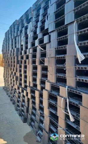 Plastic Pallets For Sale: Lightly Used 43x43x6 Plastic Pallets Nebraska In Nebraska - image 1 Plastic Pallets For Sale: Lightly Used 43x43x6 Plastic Pallets Nebraska In Nebraska - image 1