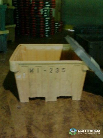 Pallet Containers For Sale: Used 48x42x30 Rigid Plastic Bins with Lids Texas In Texas - image 2 Pallet Containers For Sale: Used 48x42x30 Rigid Plastic Bins with Lids Texas In Texas - image 2