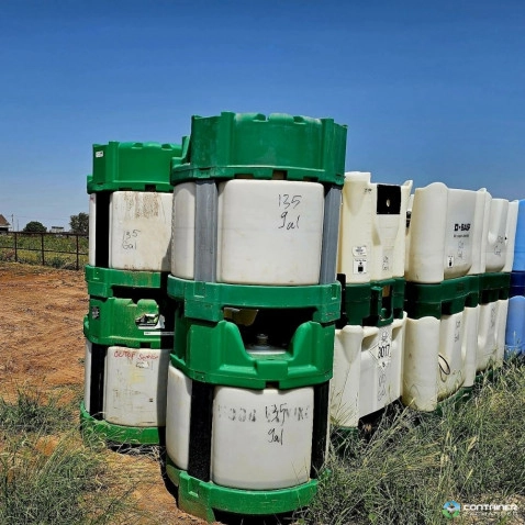 IBC Totes For Sale: Used 120 to 210 Gallon Agricultural Chemical Shuttle Tanks Texas In Texas - image 3 IBC Totes For Sale: Used 120 to 210 Gallon Agricultural Chemical Shuttle Tanks Texas In Texas - image 3