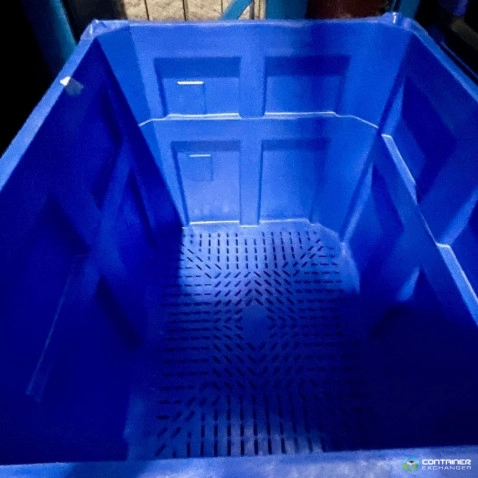 Pallet Containers For Sale: Used 40x48xx46 Vented Floor Pallet Containers with Lids Ontario In Ontario - image 4 Pallet Containers For Sale: Used 40x48xx46 Vented Floor Pallet Containers with Lids Ontario In Ontario - image 4