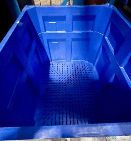 Pallet Containers For Sale: Used 48x40x46 Pallet Containers with Lids Ontario In Ontario - image 5 Pallet Containers For Sale: Used 48x40x46 Pallet Containers with Lids Ontario In Ontario - image 5
