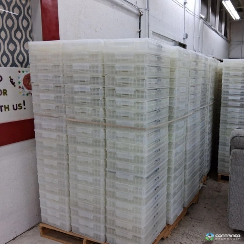 Stacking Totes For Sale: Used 17x14x11 Collapsible Clear Plastic Totes with Lids Ohio In Ohio - image 7 Stacking Totes For Sale: Used 17x14x11 Collapsible Clear Plastic Totes with Lids Ohio In Ohio - image 7