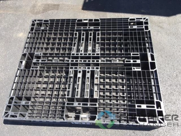 Plastic Pallets For Sale: Used 51x43 Stackable Plastic Pallet In New Jersey - image 1 Plastic Pallets For Sale: Used 51x43 Stackable Plastic Pallet In New Jersey - image 1