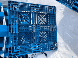 Plastic Pallets For Sale: Used 43x43x6 Plastic Pallets In Ohio - image 2 Plastic Pallets For Sale: Used 43x43x6 Plastic Pallets In Ohio - image 2