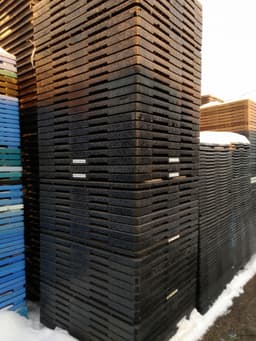 Plastic Pallets For Sale: Used 48x40x5.5 Nestable Shipping Pallets In Ontario - image 2 Plastic Pallets For Sale: Used 48x40x5.5 Nestable Shipping Pallets In Ontario - image 2