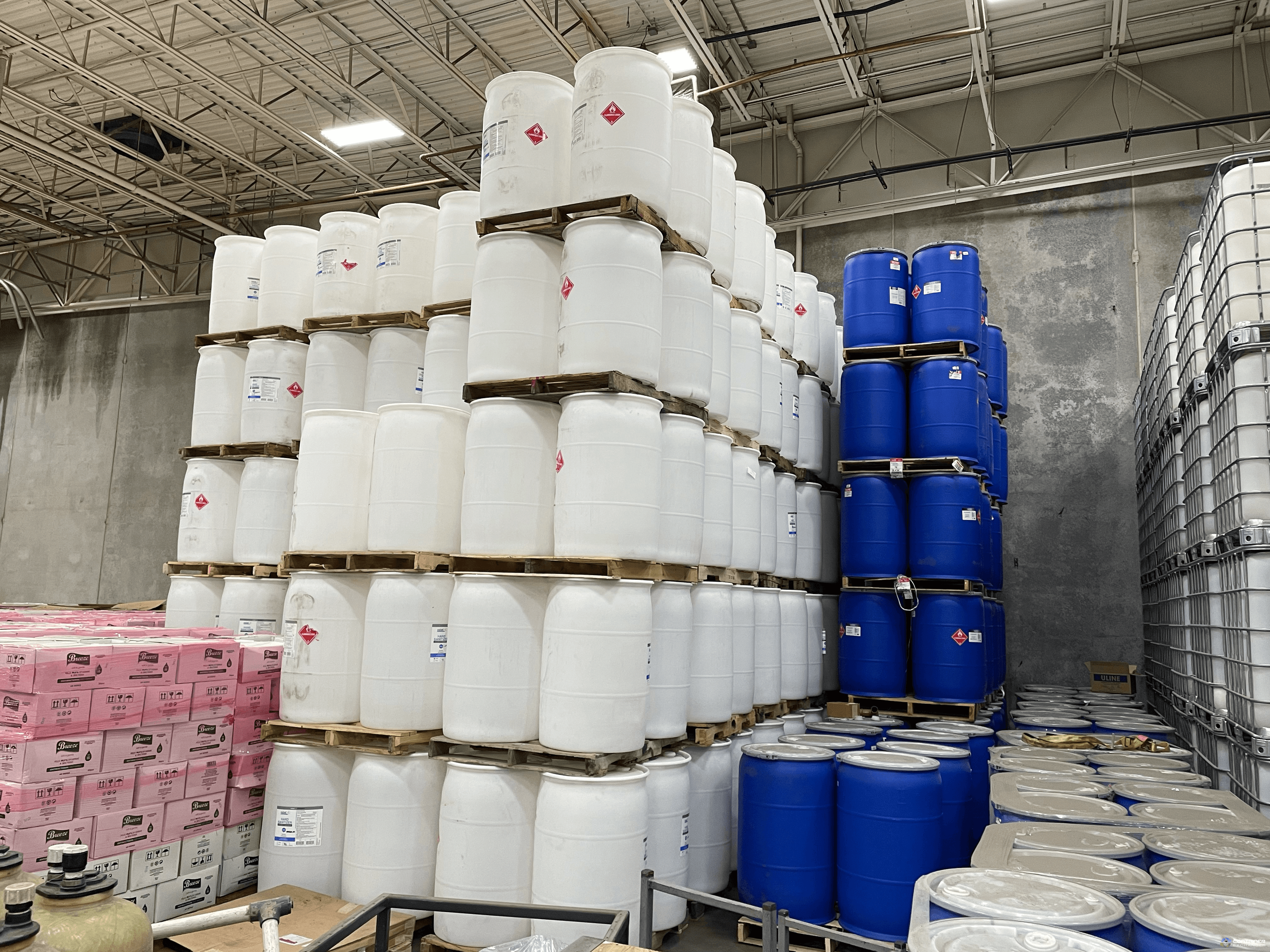 Drums For Sale: Used 55 Gallon White Plastic Drum Closed Top Non Food Grade Minnesota In Minnesota - image 1 Drums For Sale: Used 55 Gallon White Plastic Drum Closed Top Non Food Grade Minnesota In Minnesota - image 1