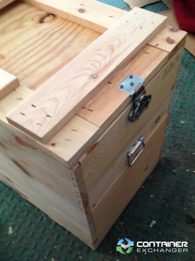 Wooden Shipping Crates for Sale in Bulk For Sale: NEW 24x17x23 Wooden Shipping Crates With Lids Hinges and Foam Lining Illinois In Illinois - image 3