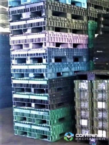 Pallet Containers For Sale: Used 45x48x34 Collapsible Bulk Containers w. Drop Doors - Mixed Colors South Carolina In South Carolina - image  3 Pallet Containers For Sale: Used 45x48x34 Collapsible Bulk Containers w. Drop Doors - Mixed Colors South Carolina In South Carolina - image  3